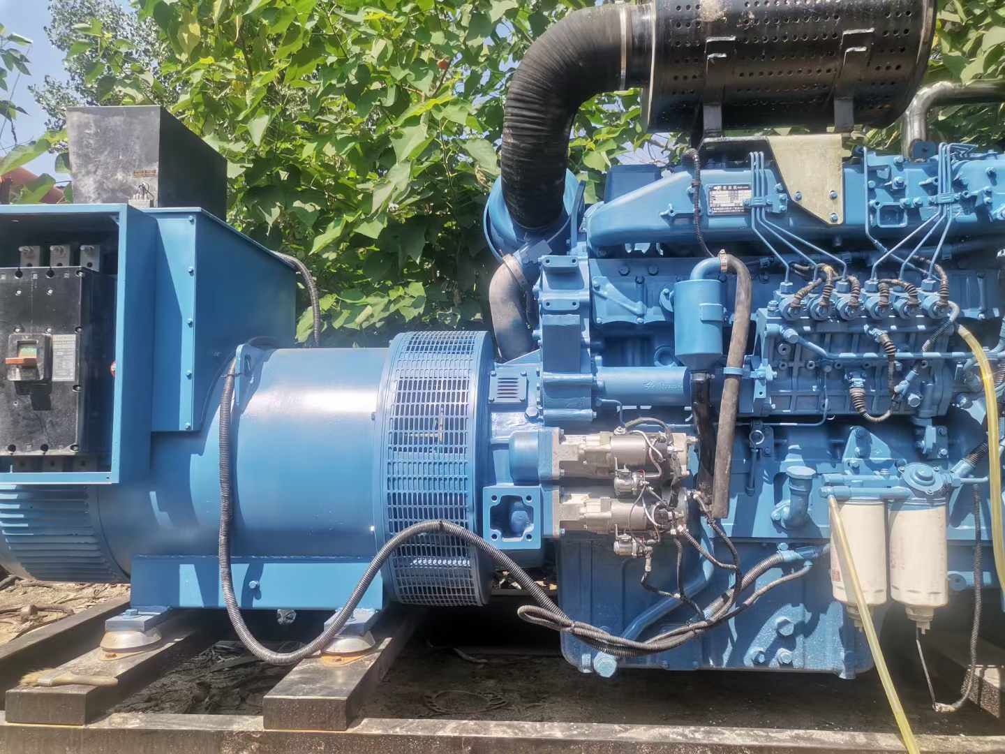 霍山详细说明降低 800kW 柴油发电机输出电流波动的方法